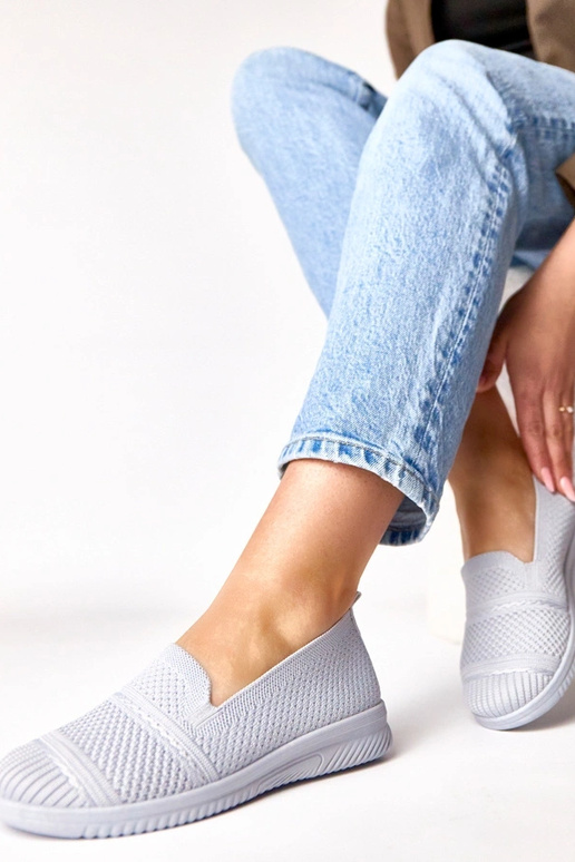 Zapatillas de tenis de tela grises...