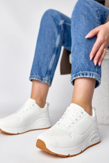 Zapatillas deportivas blancas con suela gruesa Sylvie