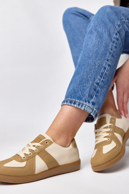 Zapatillas deportivas color arena con...