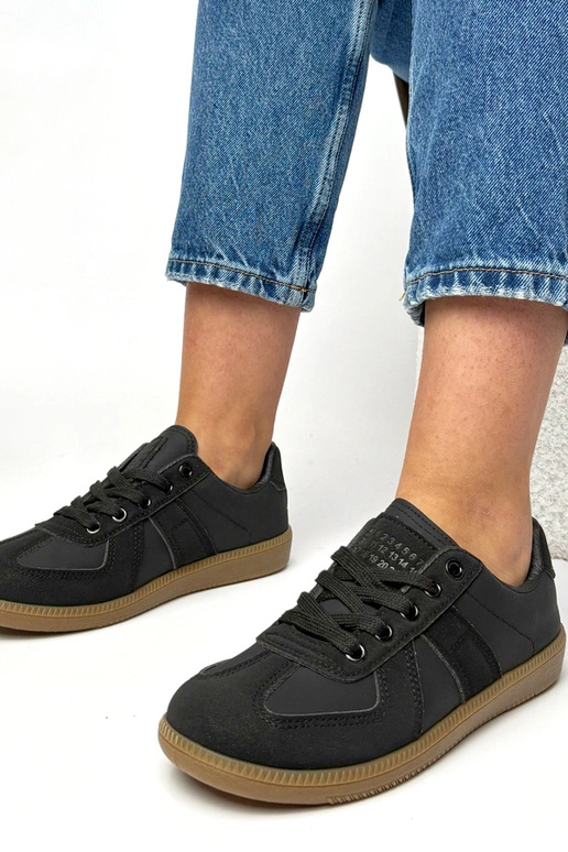 Zapatillas deportivas negras con...