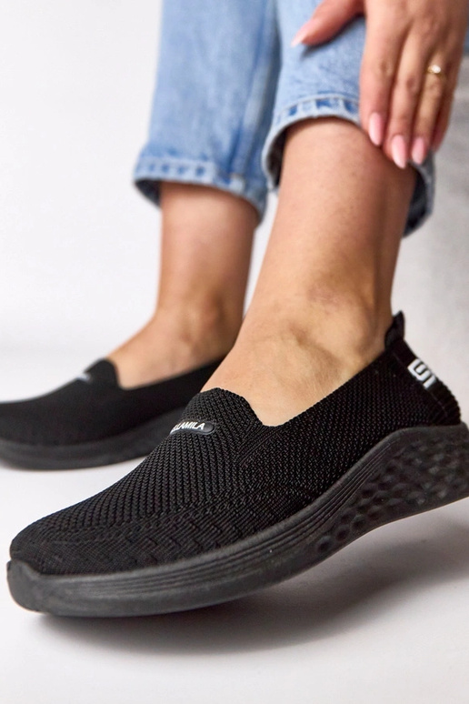 Zapatillas deportivas de tela negras...