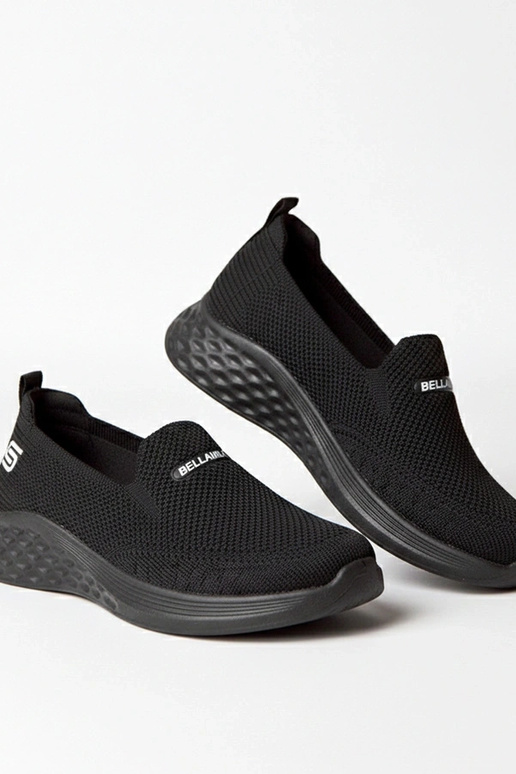 Zapatillas deportivas de tela negras...