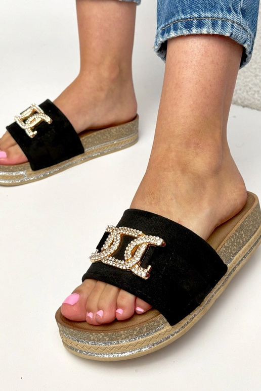 Chanclas con plataforma y adornos...