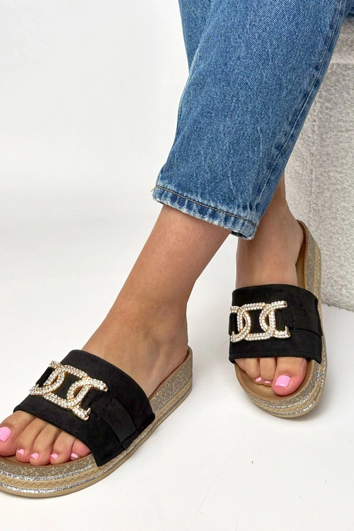 Chanclas con plataforma y adornos...