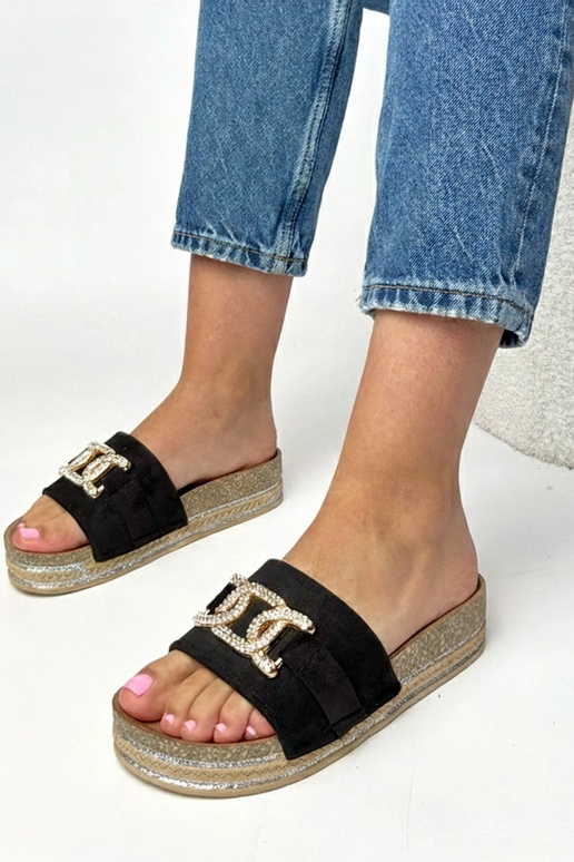 Chanclas con plataforma y adornos...