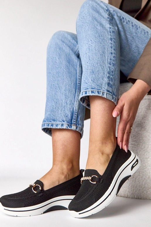 Zapatillas deportivas de tela negras...