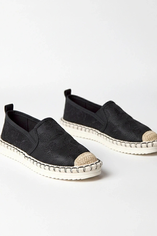 Espadrilles negras decoradas con...