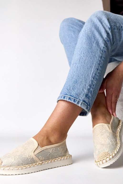 Espadrilles color arena decoradas con...