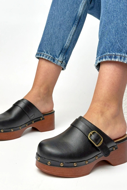 Chanclas de madera de ante de tacón...