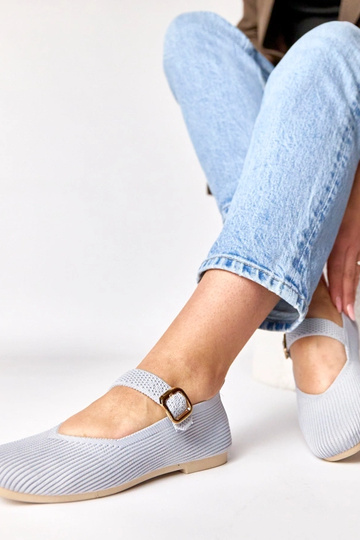 Bailarinas de tela grises...