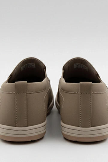 Mocasines perforados para hombre marrones Finn 2