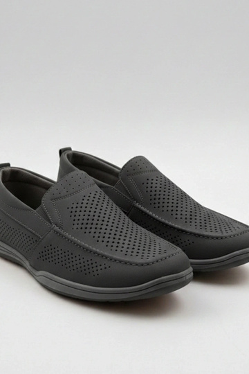 Mocasines perforados para hombre negros Finn