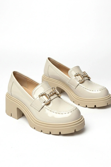 Mocasines crema lustrados... 2