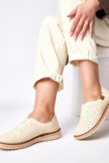 Botines calados crema Rosa 2