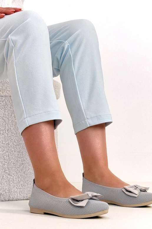 Bailarinas de piel grises con lazo...