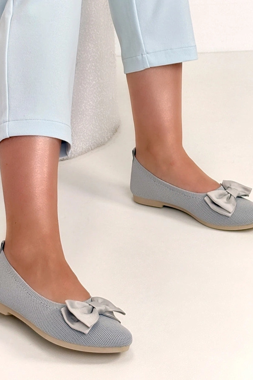 Bailarinas de piel grises con lazo...