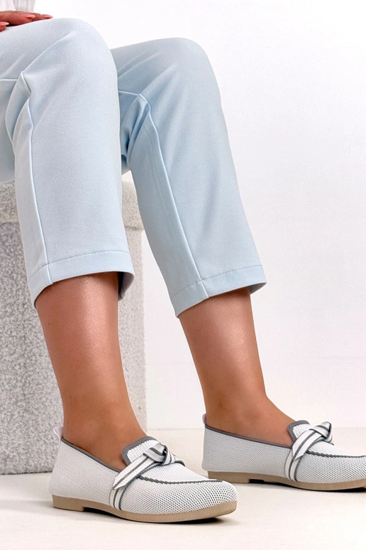 Bailarinas de piel blancas con...