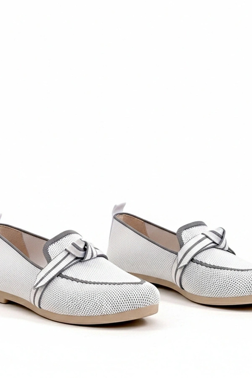 Bailarinas de piel blancas con...