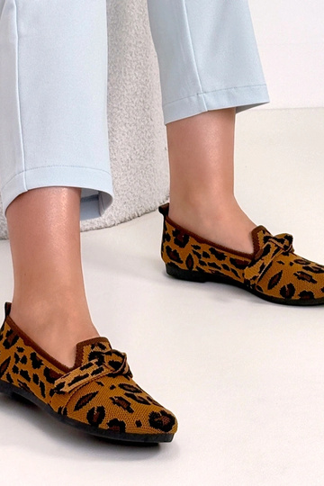 Bailarinas de piel con estampado de leopardo y cordones Serenity 2