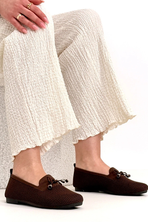 Mocasines de tela marrones con lazo...