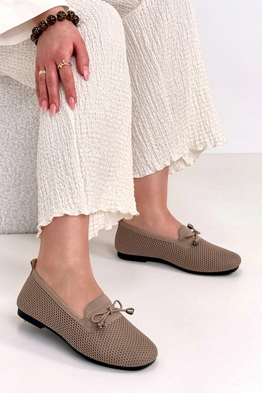 Mocasines de tela color arena oscuro...