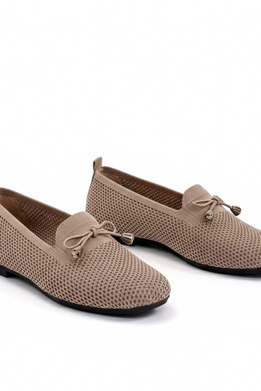 Mocasines de tela color arena oscuro...