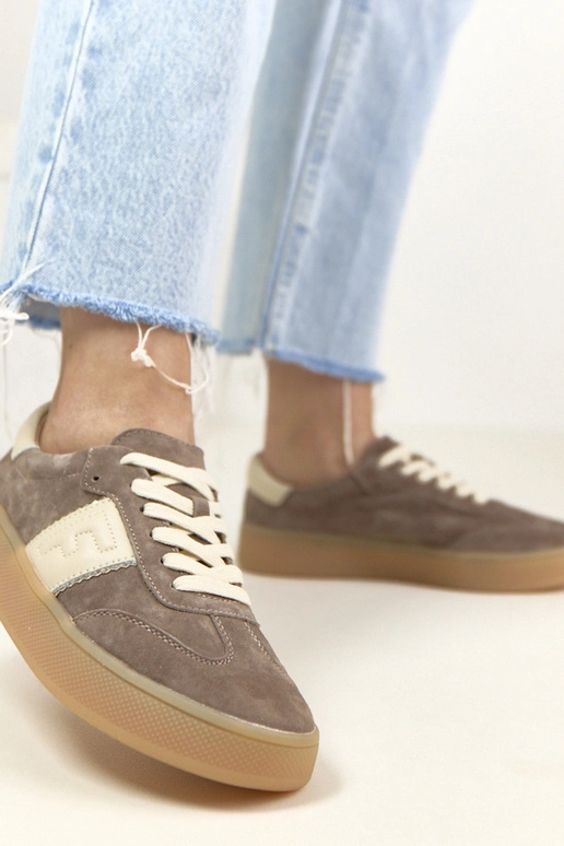 Zapatillas deportivas de cuero marrón...