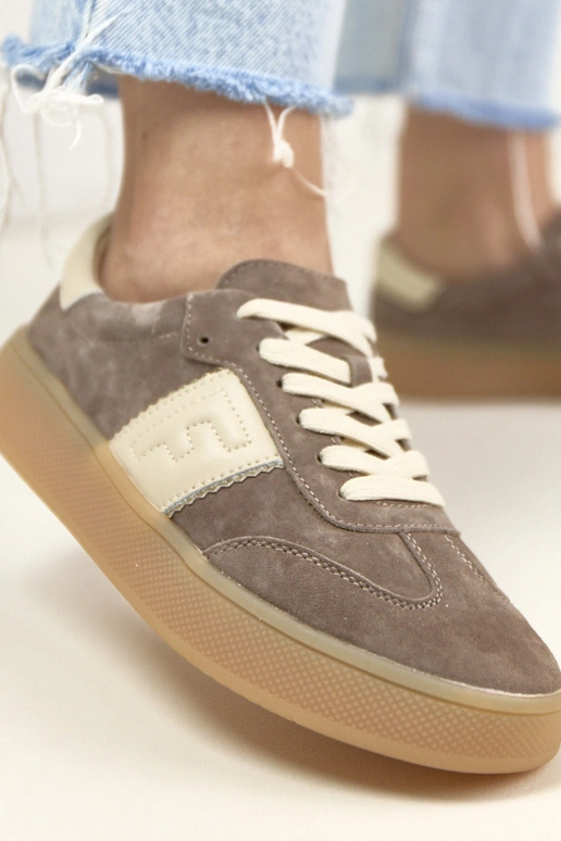 Zapatillas deportivas de cuero marrón...