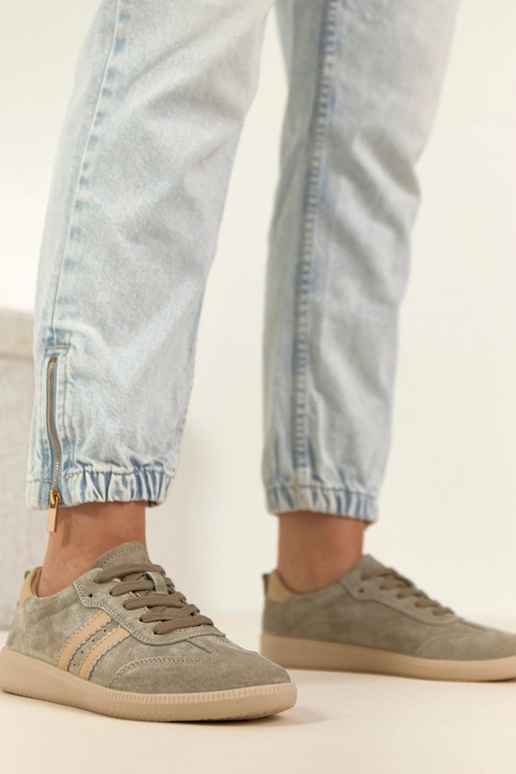 Zapatillas deportivas de cuero caqui...