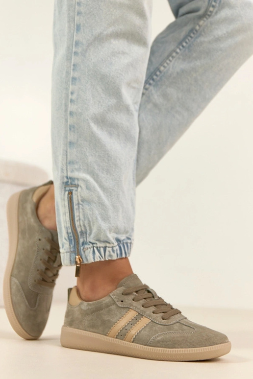 Zapatillas deportivas de cuero caqui...