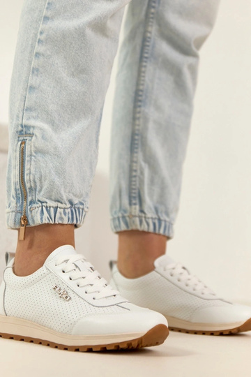 Zapatillas deportivas de piel blancas perforadas Filippo 2