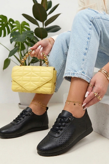 Zapatillas deportivas...