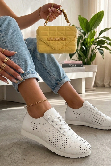 Zapatillas deportivas de malla blancas Elowen