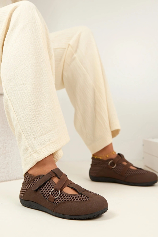 Bailarinas de estilo deportivo marrón...