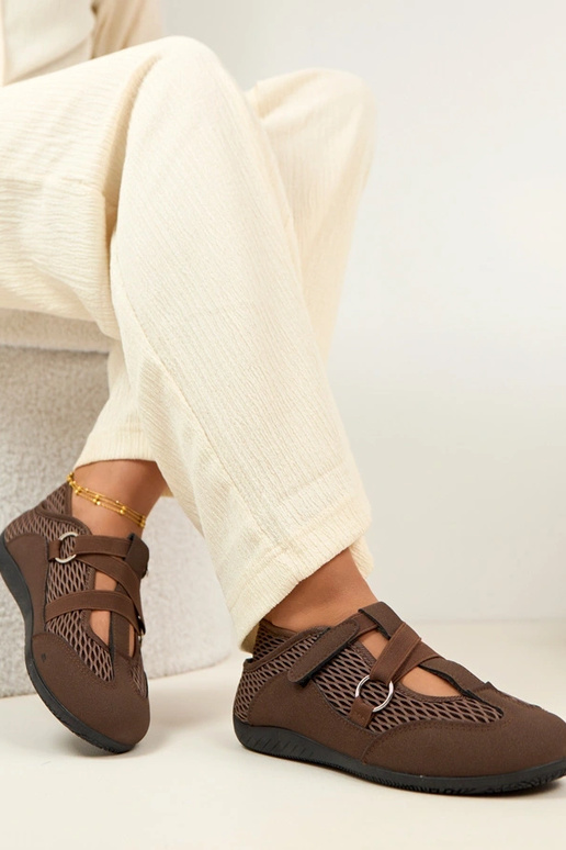 Bailarinas de estilo deportivo marrón...