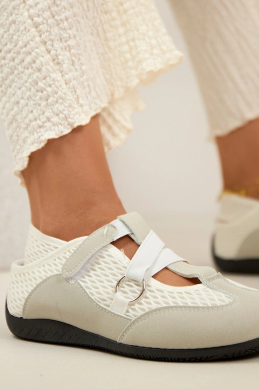 Bailarinas de estilo deportivo gris...