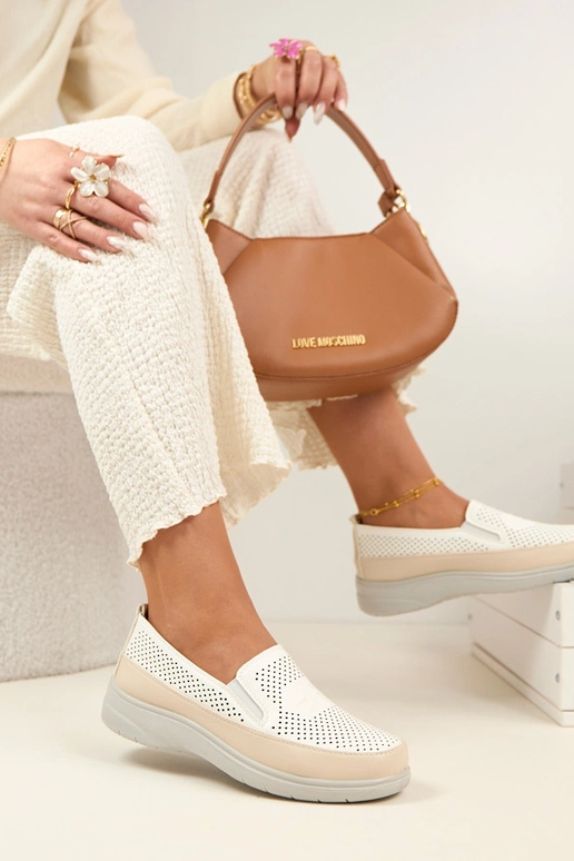 Mocasines de malla color arena y...