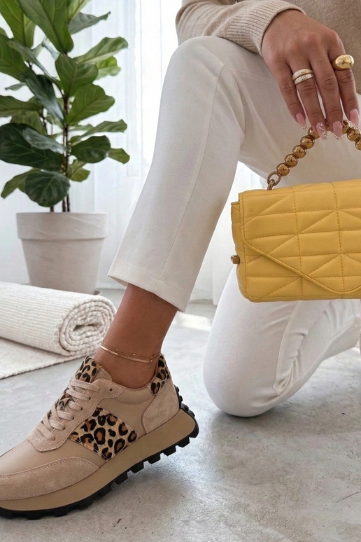 Zapatos de piel color arena con...