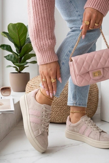 Zapatos de piel color arena...