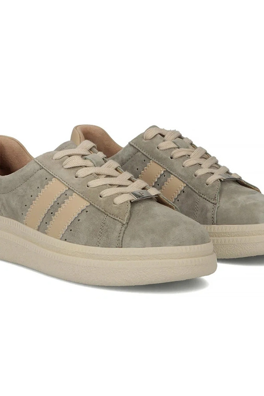 Zapatos de piel gris con plataforma...