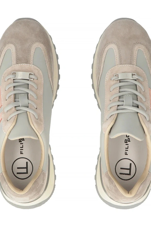 Zapatos de piel gris con plataforma...