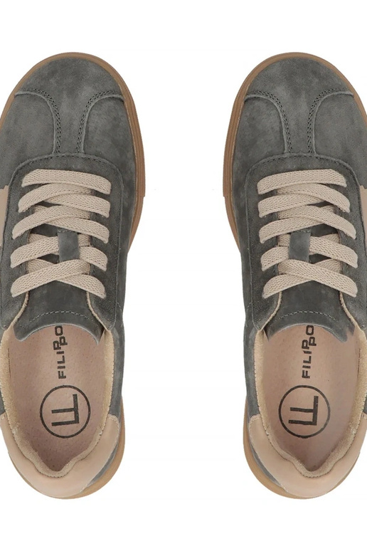 Zapatos de piel gris con plataforma...