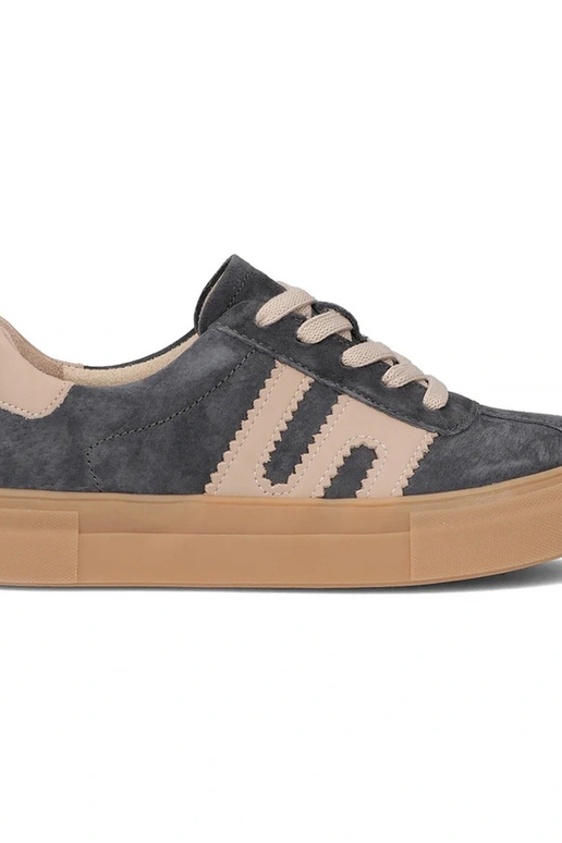 Zapatos de piel gris con plataforma...