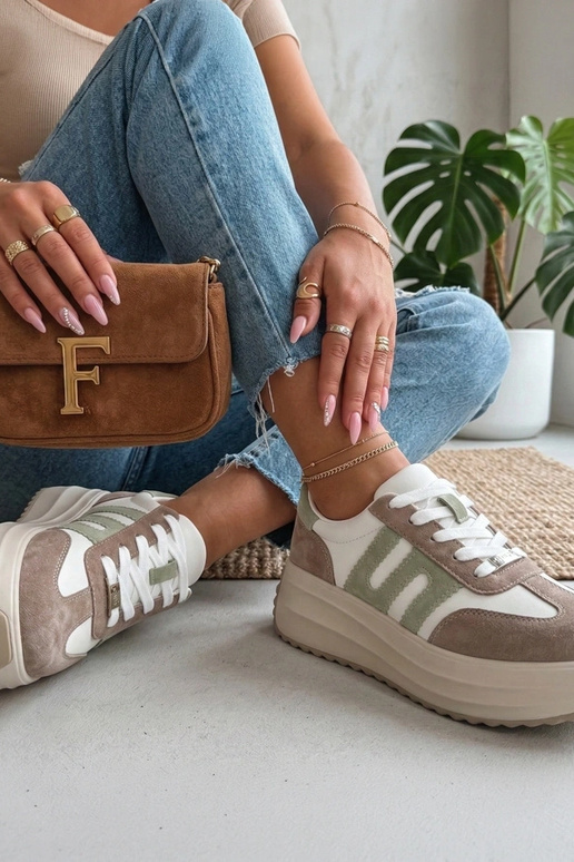 Zapatos de piel color arena con...