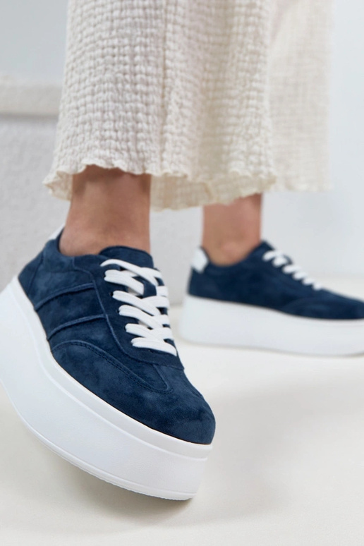 Zapatos de piel azul oscuro con...