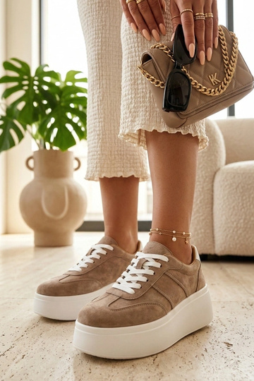 Zapatos de piel color arena con plataforma Cambell