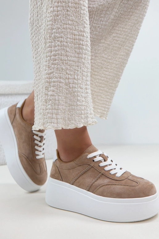 Zapatos de piel color arena con...