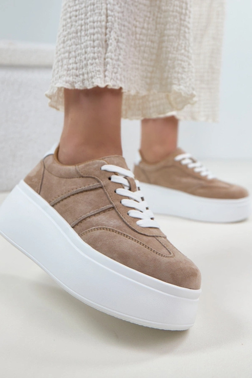 Zapatos de piel color arena con...