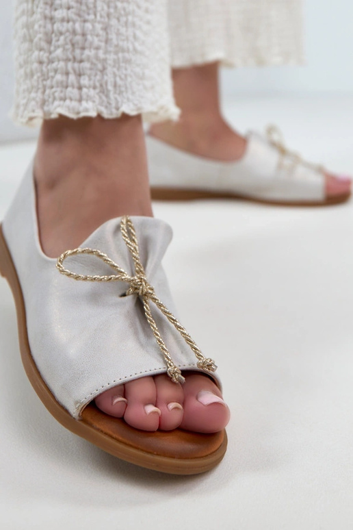 Bailarinas de piel gris con punta...