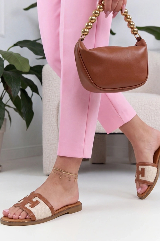 Zapatillas elegantes marrones Gia